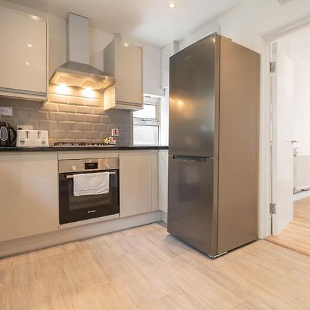 4 Bedroom House - Parking & Garden - Smart Tvs - Netflix - Wifi - Top Rated - 22Cg Birmingham Exterior photo