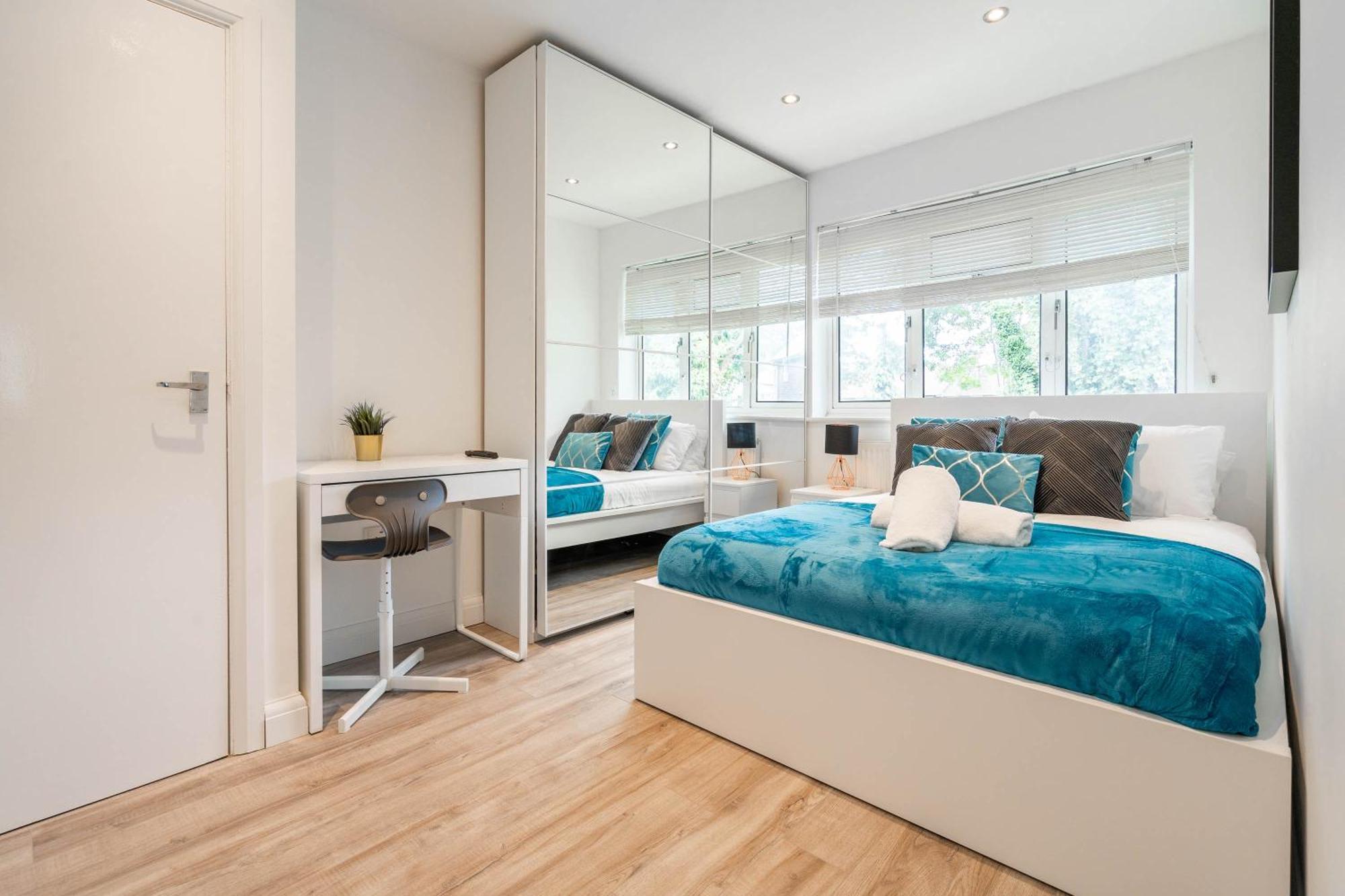 4 Bedroom House - Parking & Garden - Smart Tvs - Netflix - Wifi - Top Rated - 22Cg Birmingham Exterior photo